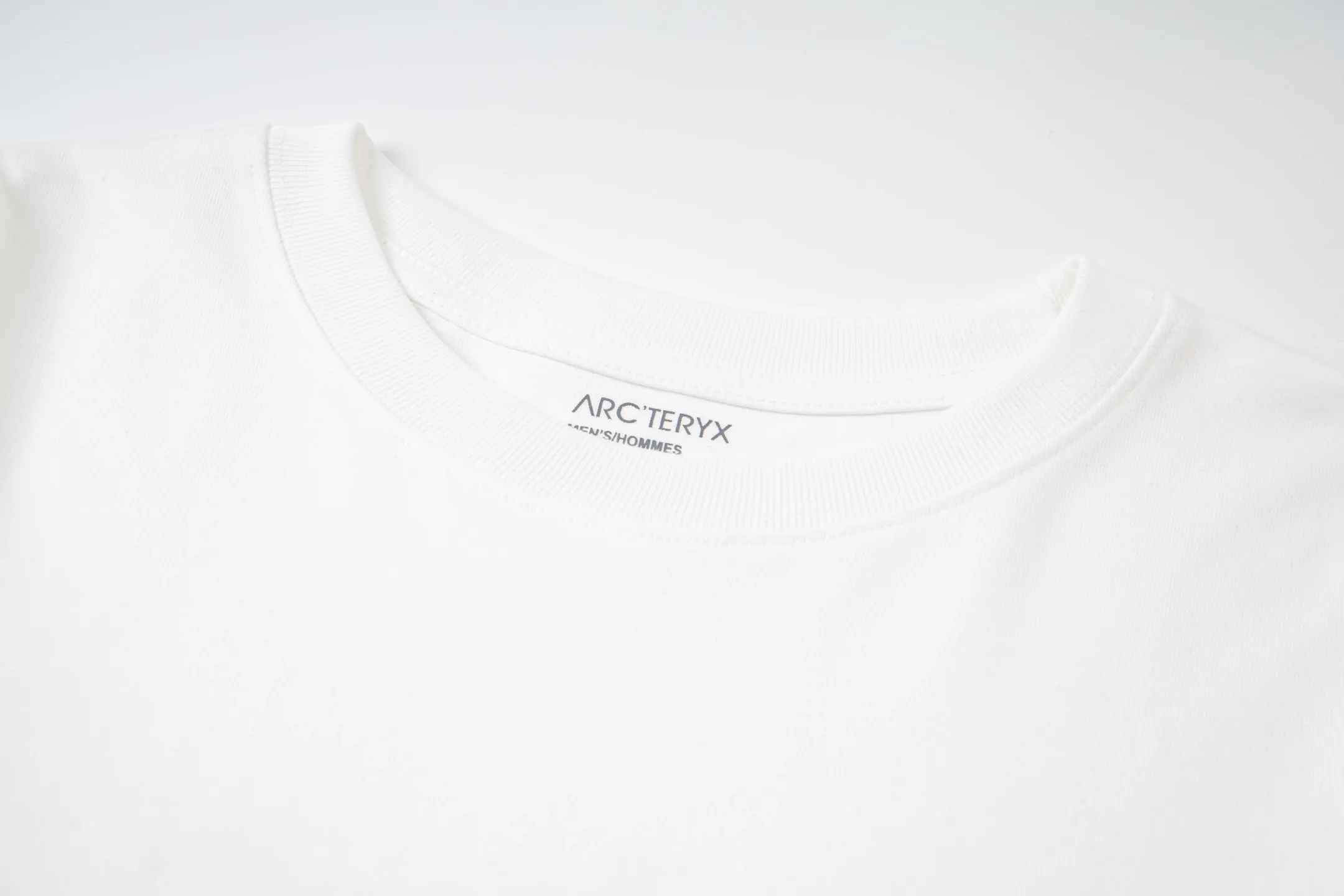 ARC'TERYX 25 Same Style ： ：White Black SIZE：XS-L